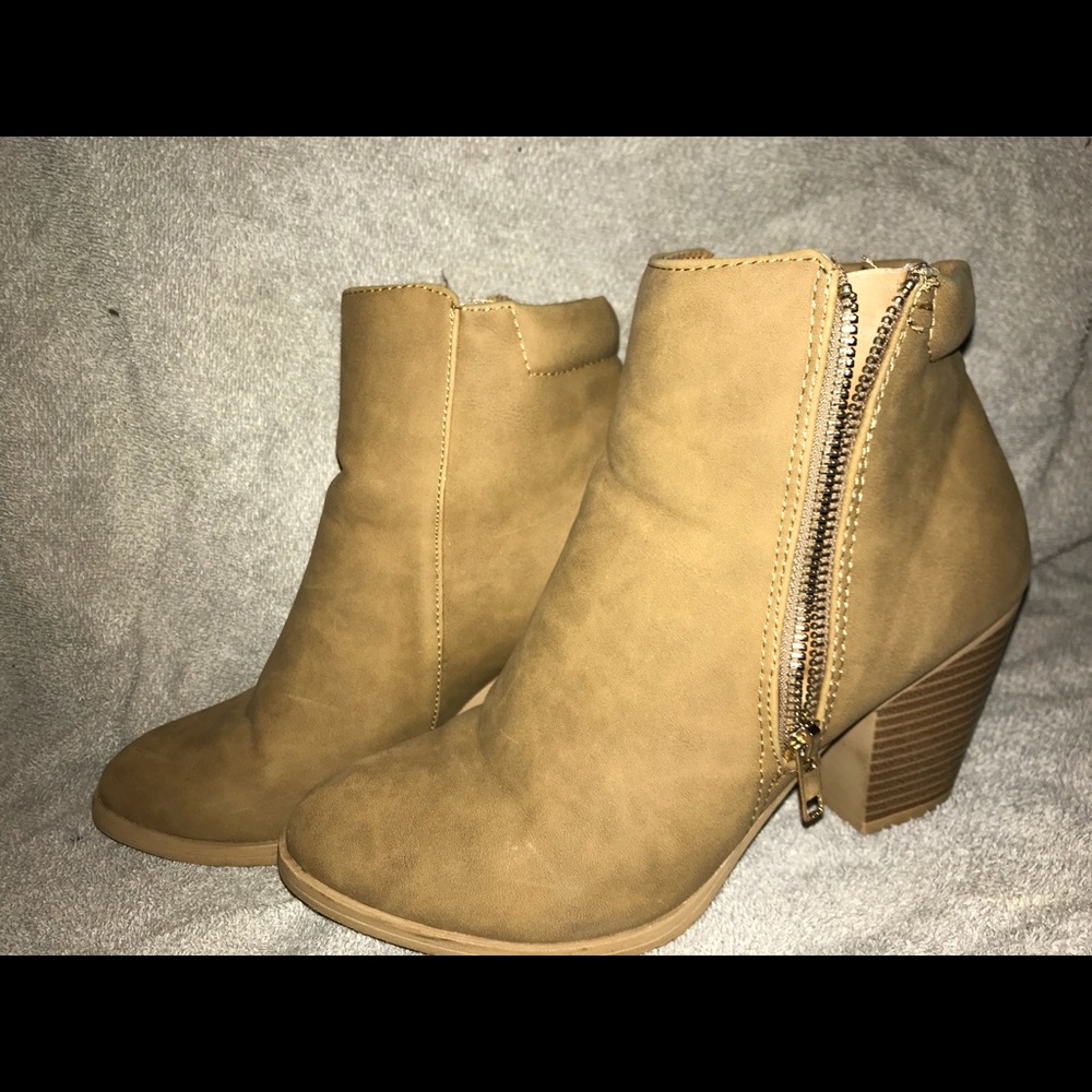 Charles Albert Ankle Booties